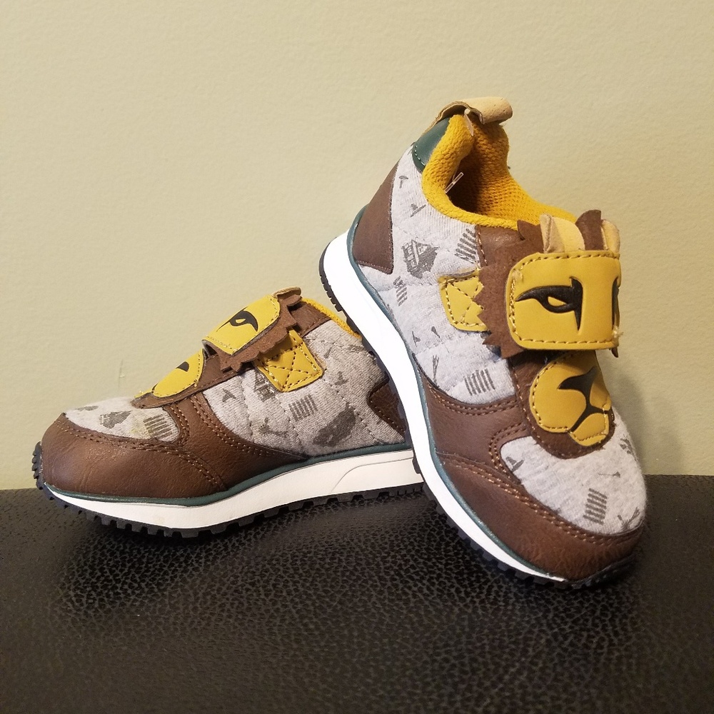 Toddler shoes.